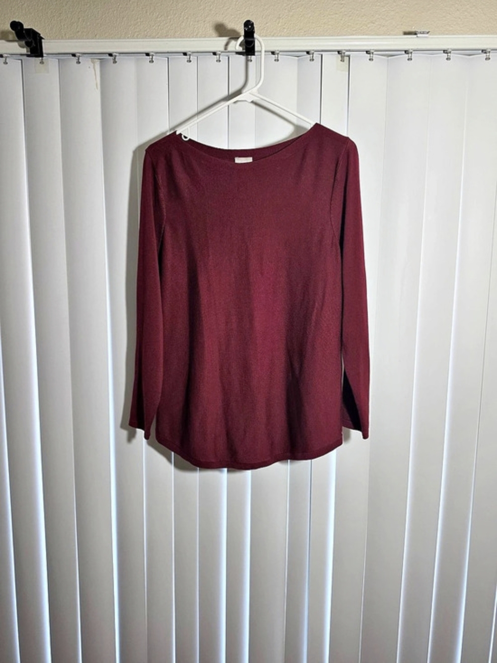 Chico's Long Sleeve Top in Burgundy Size 1